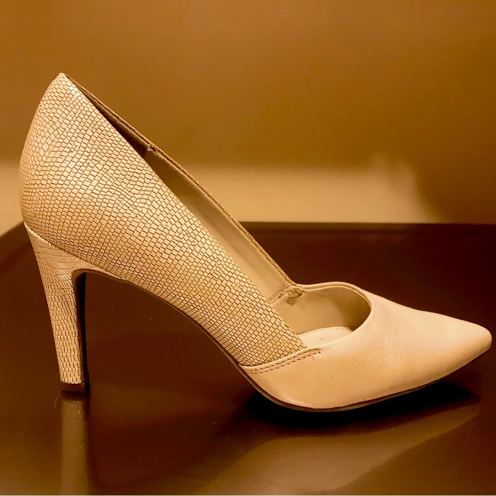 Franco Sarto Nude Pumps